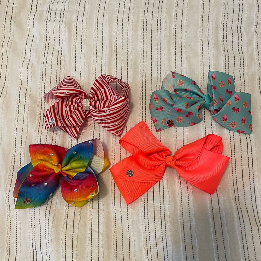 BULK Jojo Siwa Bows !! Barely worn ! They don’t make these styles anymore !